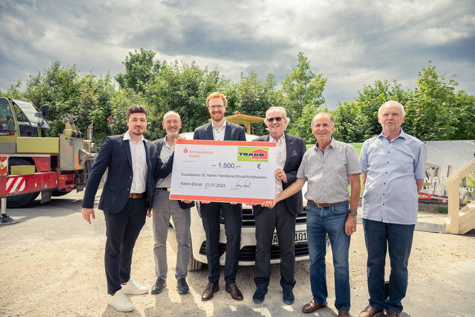 Spendenübergabe (vnlr: L.Traub, Kinzl, Weweler, F.Traub, Grupp, Staudenecker)